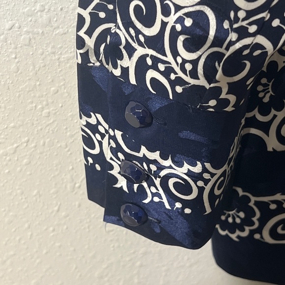 Vintage Maggy London 100% Silk Blouse Sz 12 With Blue & White Design Button Back - Picture 4 of 8